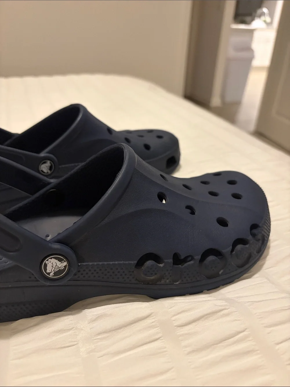 CROCS  Men’s SZ 8 / Women’s SZ 10 Navy Classic Clog